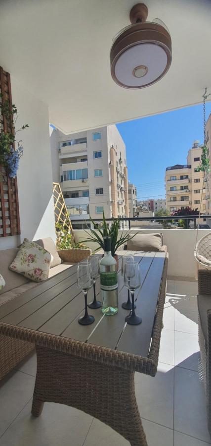 Ferienwohnung Stefaris "Koutsou Court 105" Larnaka Exterior foto